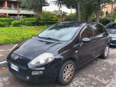 Usata Fiat Punto 77 CV (56 kW) 2015 Utilitaria