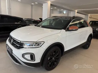 Usata VW T-Roc Life 110 CV (80 kW) 2023 Bianco SUV