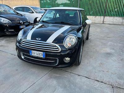 Usata Mini Cooper D 112 CV (82 kW) 2014 Nero Utilitaria