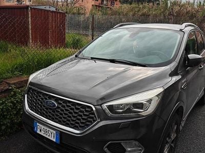 Usado Ford Kuga Vignale 180 CV (132 kW) 2019 Gris SUV