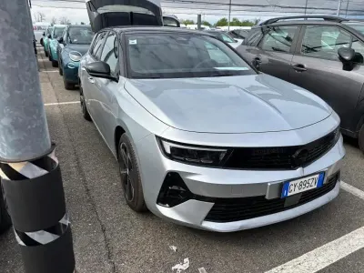 Usata Opel Astra 130 CV (95 kW) 2025 Argento Utilitaria