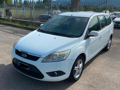 Begagnad Ford Focus 90 HK (66 kW) 2009 Vit Kombi