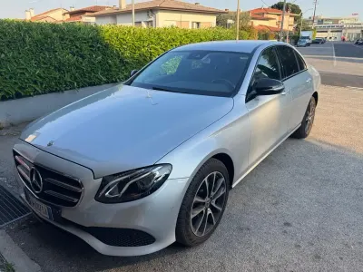 Gebraucht Mercedes E220 Premium Plus 194 PS (142 kW) 2019 Silber Limousine