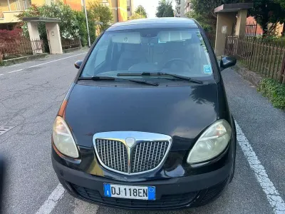 Usata Lancia Musa 90 CV (66 kW) 2007 Monovolume