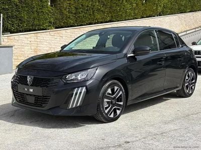 Usata Peugeot 208 Allure 102 CV (75 kW) 2025 Nero Utilitaria