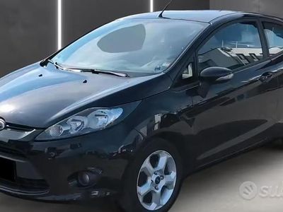 Usata Ford Fiesta Titanium 96 CV (70 kW) 2012 Nero Utilitaria