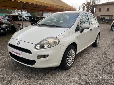 Usata Fiat Punto Lounge 69 CV (50 kW) 2015 Bianco Utilitaria