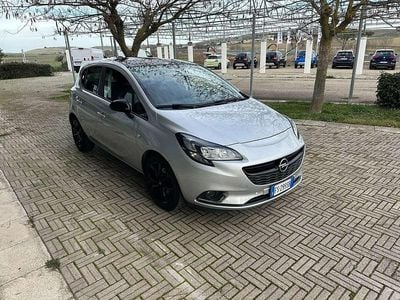 Usata Opel Corsa Edition 75 CV (55 kW) 2018 Sovereign silver Berlina