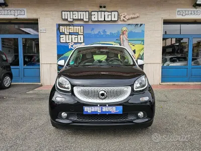 Begagnad Smart ForFour Passion 71 HK (52 kW) 2017 Svart Halvkombi