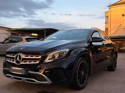 Usata Mercedes GLA200 136 CV (100 kW) 2019 Grigio SUV
