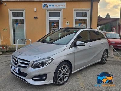 Usata Mercedes B200 136 CV (100 kW) 2017 Argento Monovolume