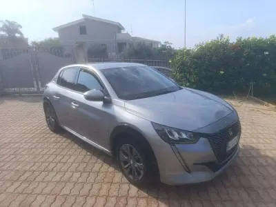 Usata Peugeot e-208