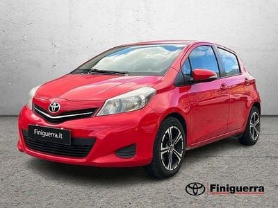 Usata Toyota Yaris Active 90 CV (66 kW) 2014 Rosso Berlina