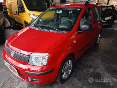 Usata Fiat Panda Dynamic 69 CV (50 kW) 2012 Rosso Utilitaria