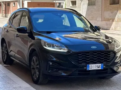 Usata Ford Kuga ST-Line 120 CV (88 kW) 2021 Nero SUV