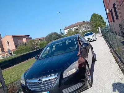 Usata Opel Insignia Cosmo 131 CV (96 kW) 2011 Nero Station wagon
