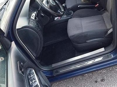 Usata VW Golf IV R 75 CV (55 kW) 2000 Blu Utilitaria