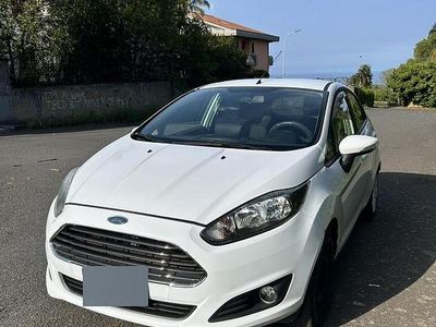 Usata Ford Fiesta 75 CV (55 kW) 2013 Bianco Berlina