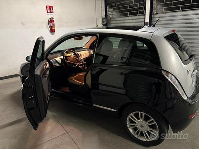 Usata Lancia Ypsilon 69 CV (50 kW) 2005 Nero Utilitaria