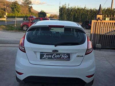 Usata Ford Fiesta 95 CV (69 kW) 2016 Bianco Berlina