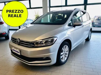 Usata VW Touran Comfortline 116 CV (85 kW) 2018 Argento Monovolume