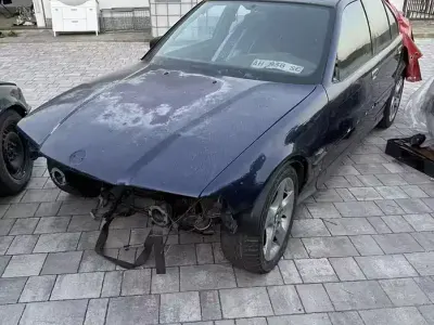 Usata BMW 318 115 CV (84 kW) 1995 Bluazzurro Berlina