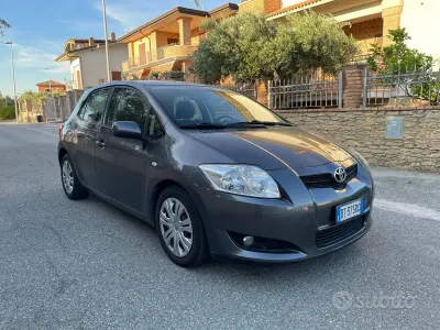 Usata Toyota Auris 90 CV (66 kW) 2009 Grigio Utilitaria