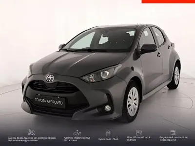 Usata Toyota Yaris Active 72 CV (52 kW) 2022 Dark grey met Utilitaria