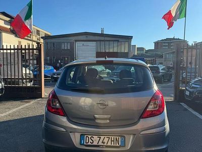 Usata Opel Corsa 80 CV (58 kW) 2009 Gray Utilitaria