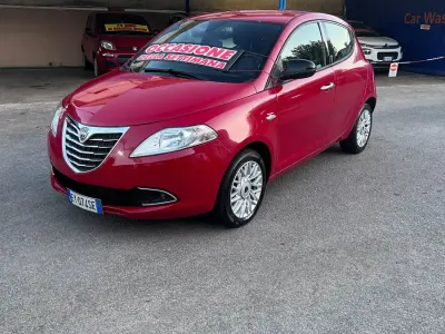 Usado Lancia Ypsilon 95 CV (69 kW) 2015 Utilitario