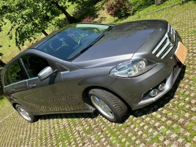 Usata Mercedes B180 109 CV (80 kW) 2014 Grigio Utilitaria