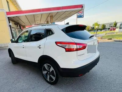 Usata Nissan Qashqai 110 CV (80 kW) 2016 Bianco SUV
