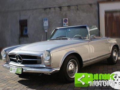 Begagnad Mercedes 230 150 HK (110 kW) 1967 Silver Cab