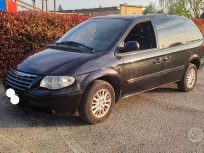 usata Chrysler Voyager 2.5 7 posti