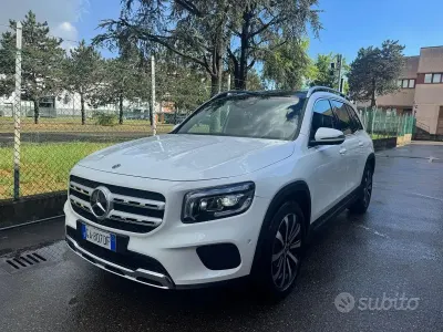Usata Mercedes GLB200 Premium 150 CV (110 kW) 2020 Bianco pastello SUV