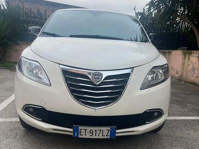 Usata Lancia Ypsilon 80 CV (58 kW) 2014 Bianco Utilitaria