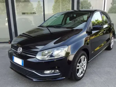 Usado VW Polo Comfortline 75 CV (55 kW) 2017 Negro Berlina