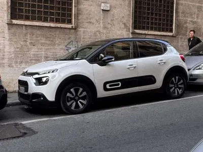 Usata Citroën C3 PureTech 83 CV (61 kW) 2024 Bianco Berlina