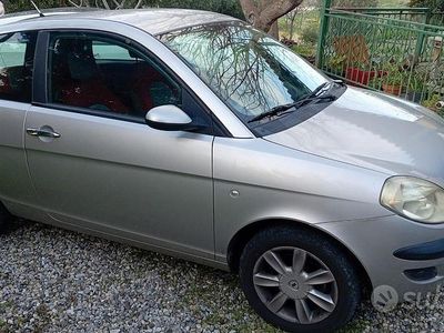 Usata Lancia Ypsilon 80 CV (58 kW) 2003 Grigio Utilitaria