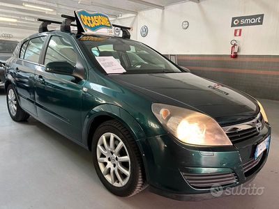 Usata Opel Astra Cosmo 105 CV (77 kW) 2005 Verde Berlina