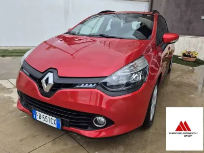 Usata Renault Clio GrandTour 75 CV (55 kW) 2015 Rosso Station wagon