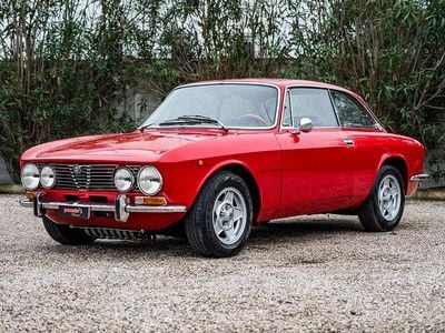 Rosso alfa romeo Usata 1972 Alfa Romeo 2000 Veloce Coupé | 52.000 €