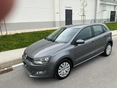 Usata VW Polo Highline 90 CV (66 kW) 2010 Grigio Utilitaria