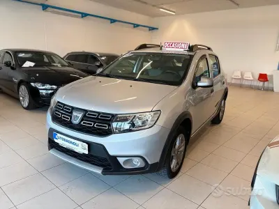Usata Dacia Sandero Stepway 90 CV (66 kW) 2018 Grigio Berlina
