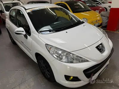 Usata Peugeot 207 Active 73 CV (53 kW) 2011 Bianco Berlina