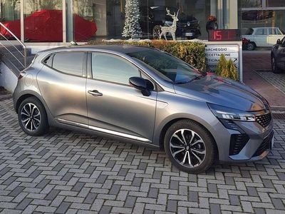 Usata Renault Clio V Techno 91 CV (66 kW) 2024 Blu/azzurro Berlina