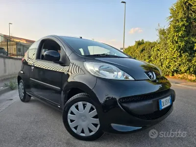 Usata Peugeot 107 54 CV (39 kW) 2006 Nero Utilitaria