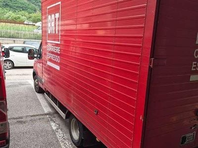 Usata Iveco Daily 140 CV (102 kW) 2015 Rosso Furgone