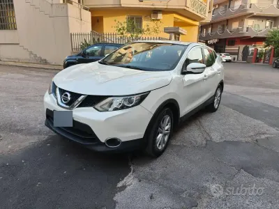 Usata Nissan Qashqai 131 CV (96 kW) 2017 Bianco SUV