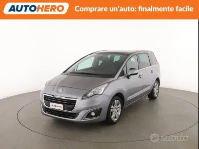 Usata Peugeot 5008 120 CV (88 kW) 2015 Bluazzurro Monovolume